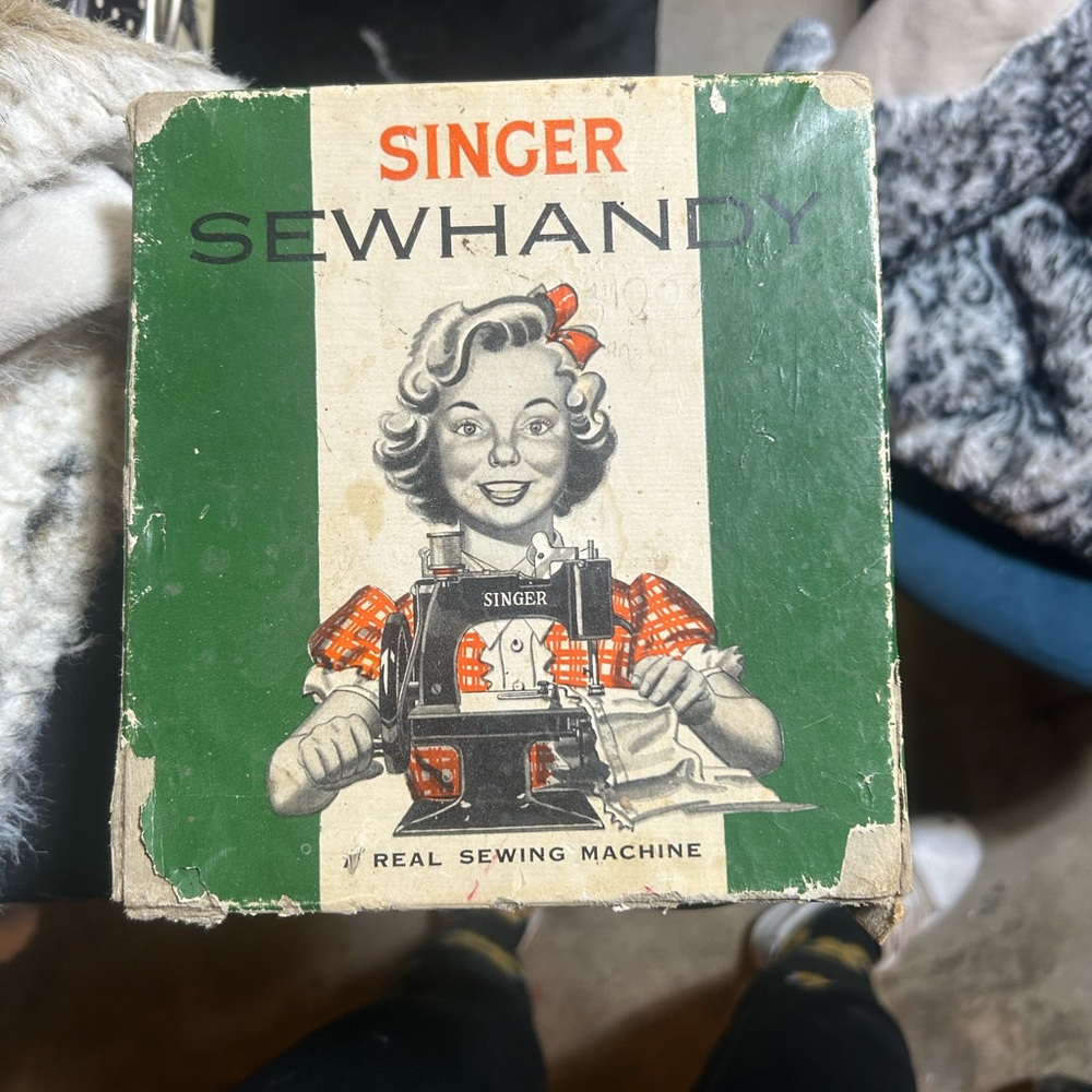 Singer Sewhandy Real Sewing Machine - Vintage Black and Red